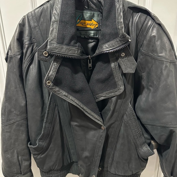One way women’s motorcycle leather jacket size 5/6 - Picture 4 of 5
